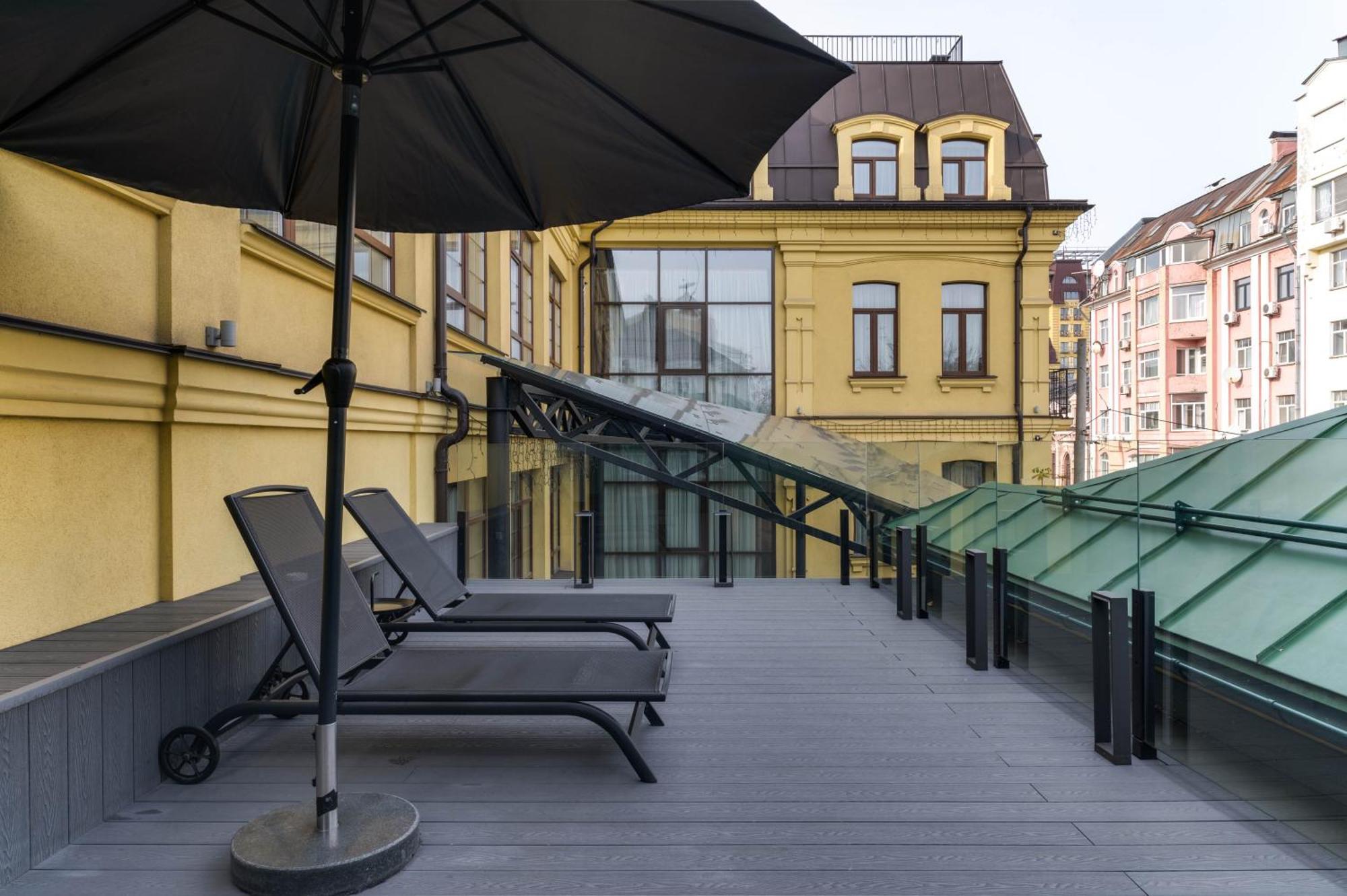 Bursa Hotel Kyiv Exterior photo